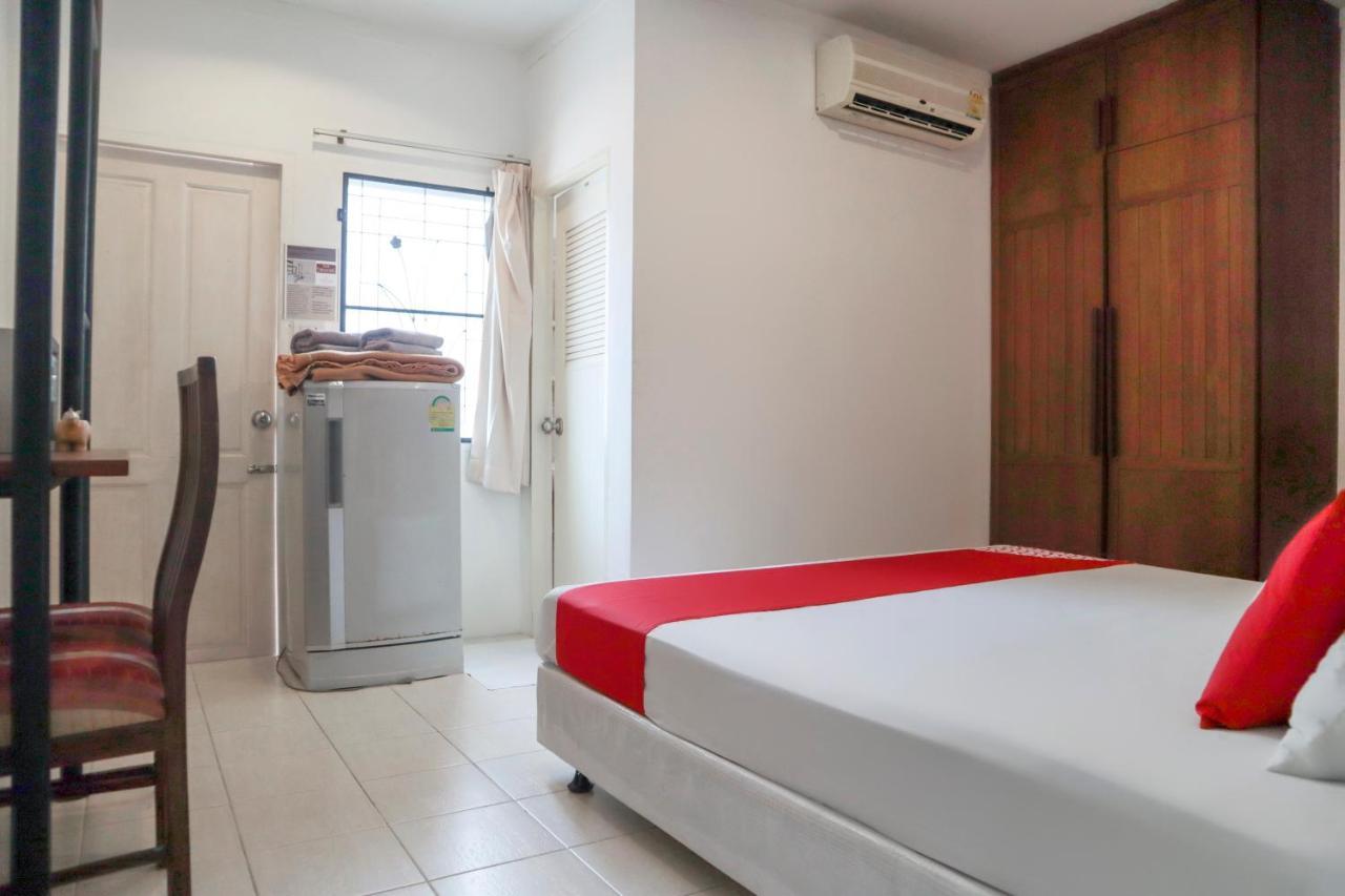 Hotel Oyo 1032 Beds Patong Phuket Esterno foto